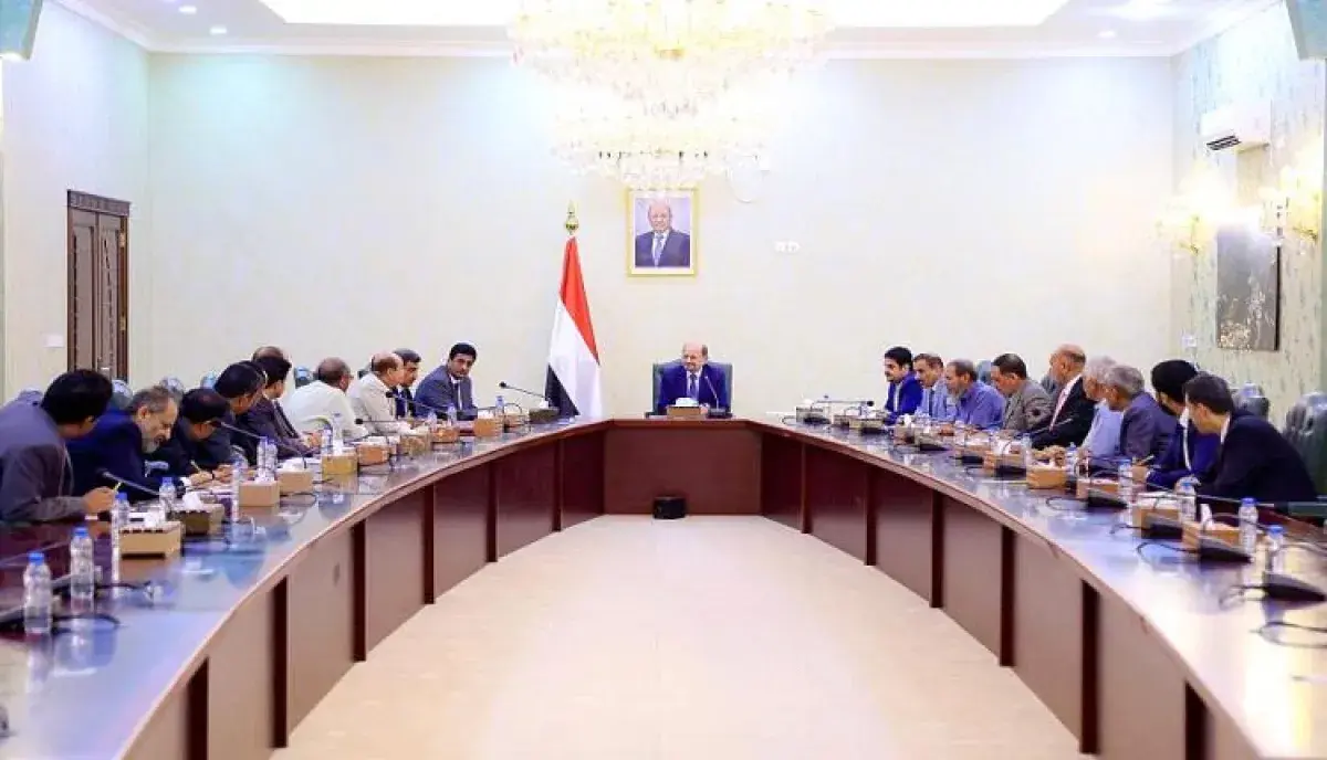 اسرار | بالارقام والتفاصيل- هروبا من أزمة هرمز إلى جيوب المواطن.. قرارات حكومية تقود دبة البترول إلى حاجز الـ 40 ألف في اليمن