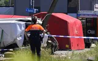مقتل 4 في حادث تصادم بين قطار وحافلة مدرسية في بلج...