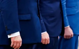 يد ترامب تثير القلق قبل ساعات من الخضوع لفحصه الطب...