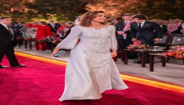 ملكة القلوب والأناقة.. الملكة رانيا العبدالله تتأل...