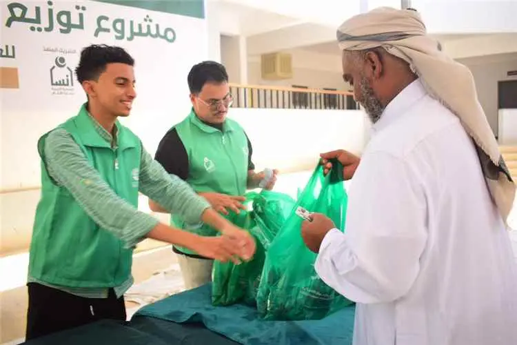 بدعم من مركز الملك سلمان.. تدشين مشروع توزيع لحوم...