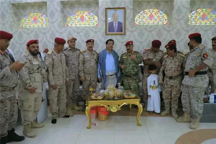 محافظ المهرة بن ياسر يستقبل جموع المهنئين بعيد الأ...
