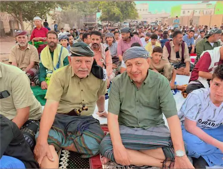 رئيس مجلس القضاء الأعلى القاضي"الحوشبي"  يؤدي صلاة...