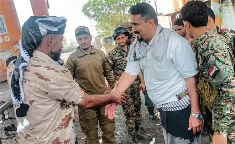 قيادة قوات طوق العاصمة عدن تتفقد الجاهزية الأمنية...