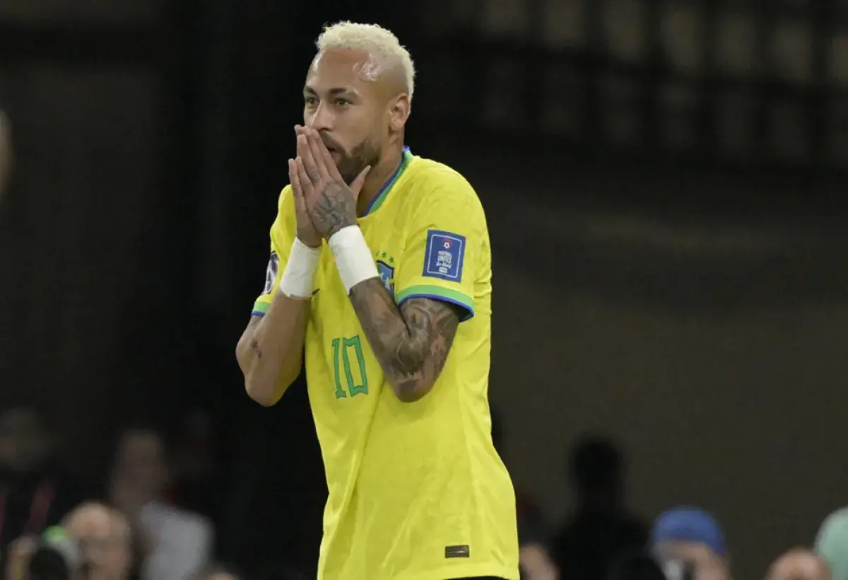 نيمار خارج الملاعب لـ 3 أسابيع بسبب إصابة عضلية.. هل يؤثر على مشاركته في المونديال؟