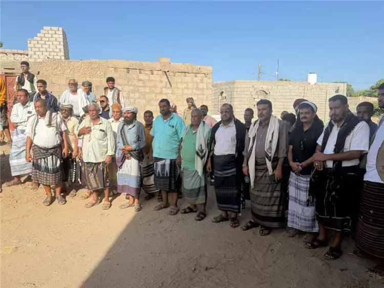 وفد قبلي وعسكري من ردفان يصل أبين لتقديم واجب العز...