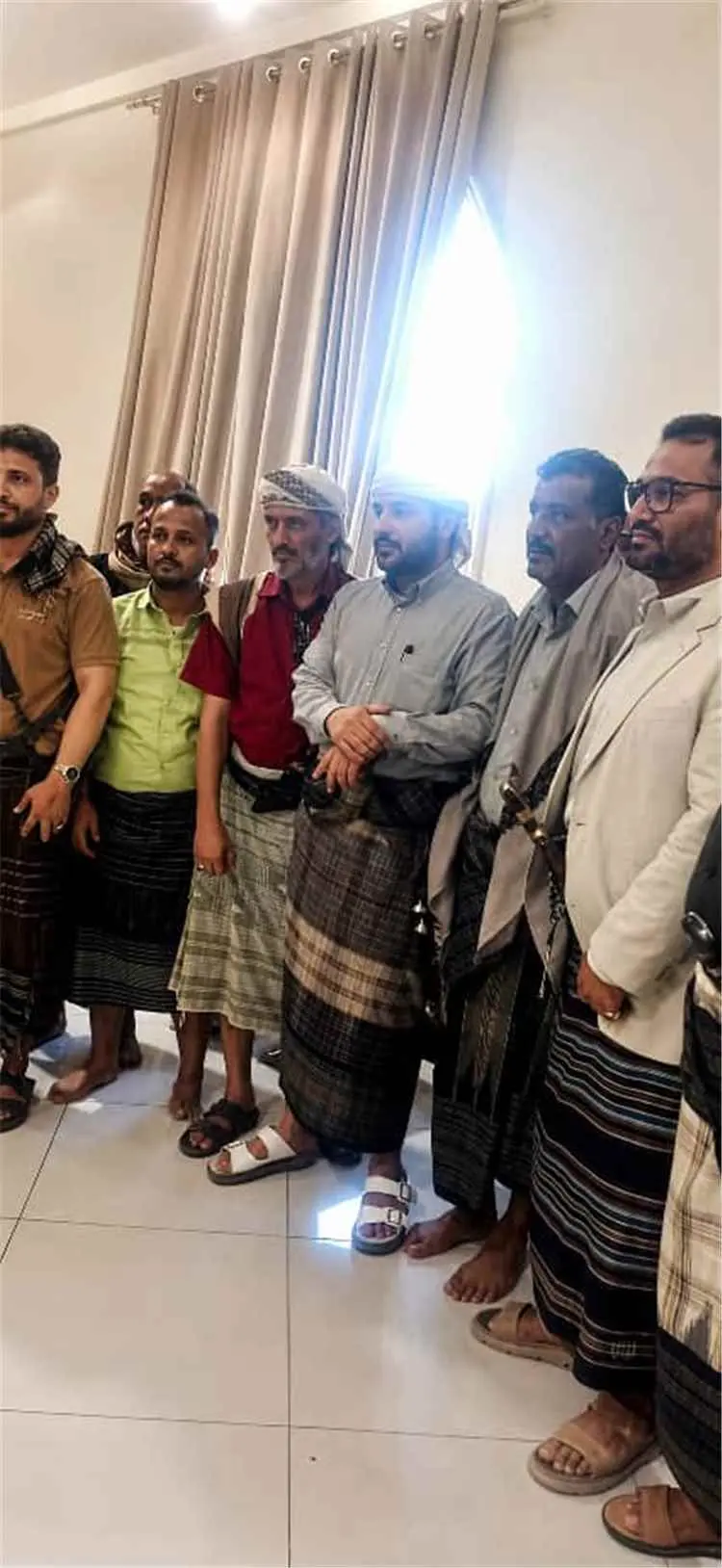 الأستاذ صالح منصور يستقبل سلاطين يافع أثناء تقديمه...