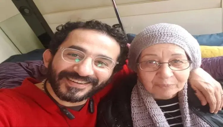 ​في وداع مؤثر.. أحمد حلمي يكتفي بعزاء والدته خلال...