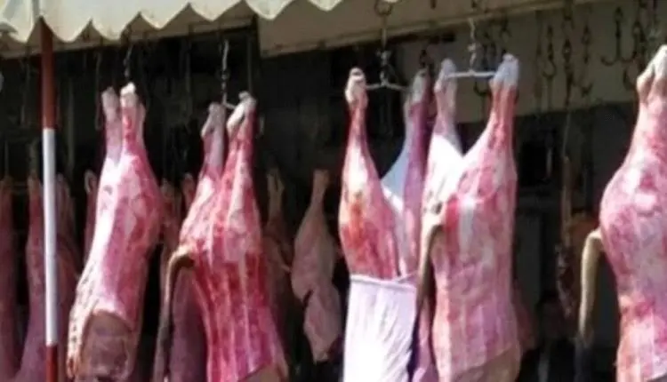 في مصر.. مصرع جزار بطعنة من سكينه خلال ذبح أضحية ا...