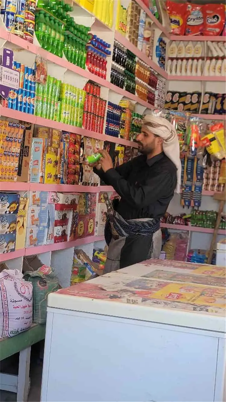 حملة رقابية مفاجئة على ثلاجات المياه والسوبرماركت...