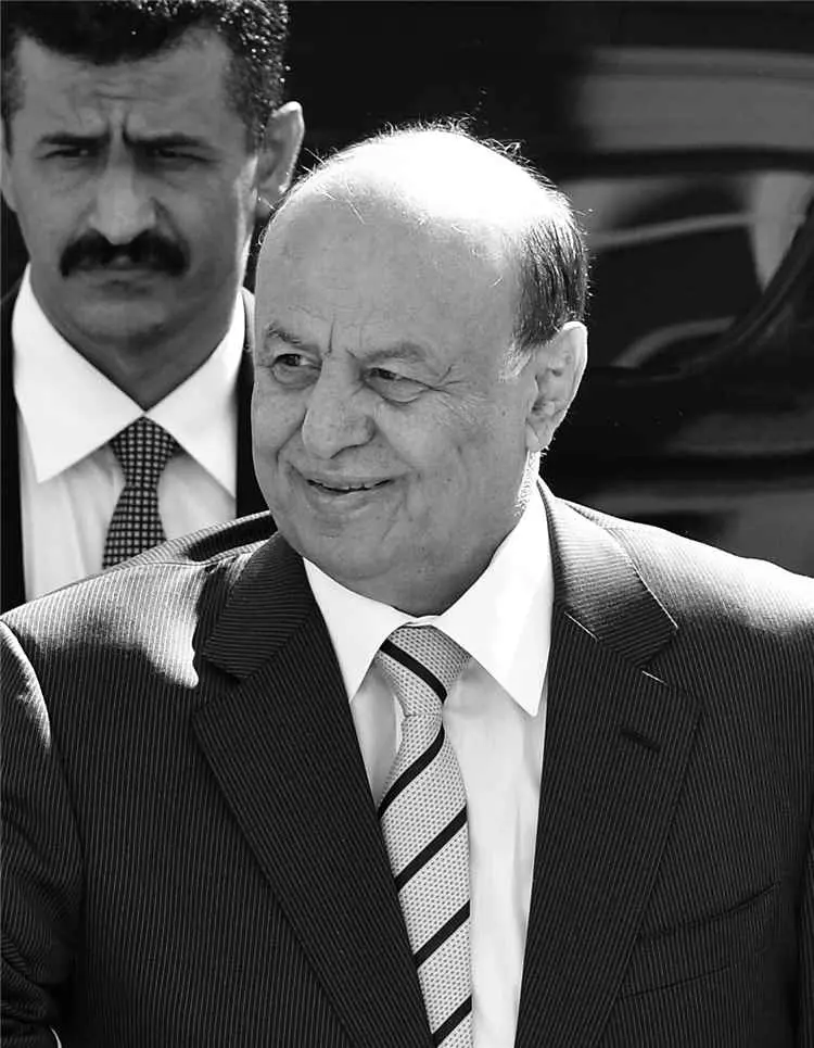 صحافي كويتي يرثي الرئيس هادي: رحل بعد أن حمل اليمن...