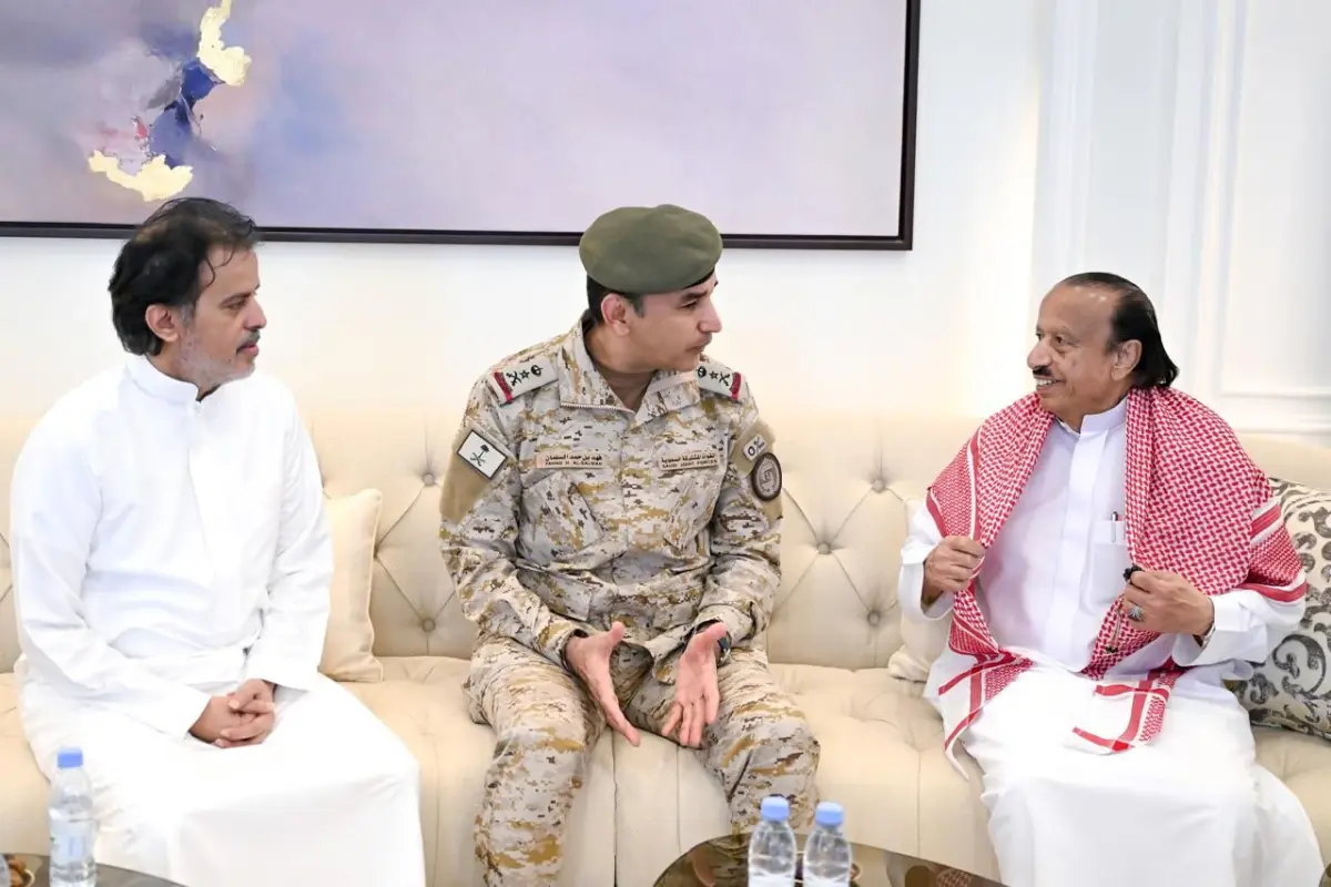 قائد القوات المشتركة يقدم واجب العزاء لأسرة الفقيد...