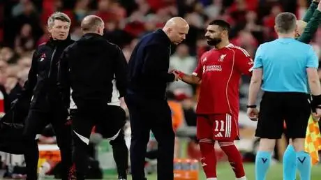 دور محمد صلاح.. كواليس غضب غرفة ملابس ليفربول تجاه...