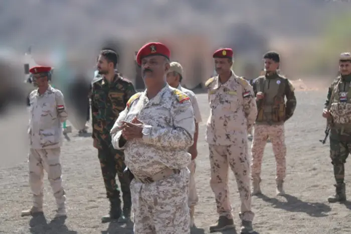 قيادة القوات البرية الجنوبية تزور عددا من الوحدات...