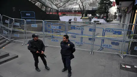 تركيا تعتقل 70 شخصا من بينهم عمدة بوكا في حملة فسا...