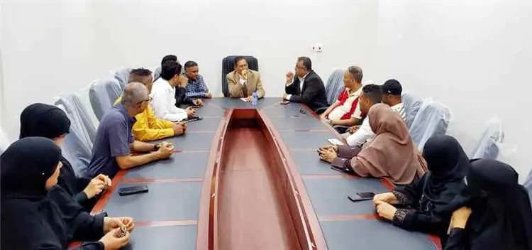 بعد إجازة العيد.. وكيل محافظة عدن يشيد بانضباط موظفي التواهي ويؤكد أهمية استمرار وتيرة الأداء
