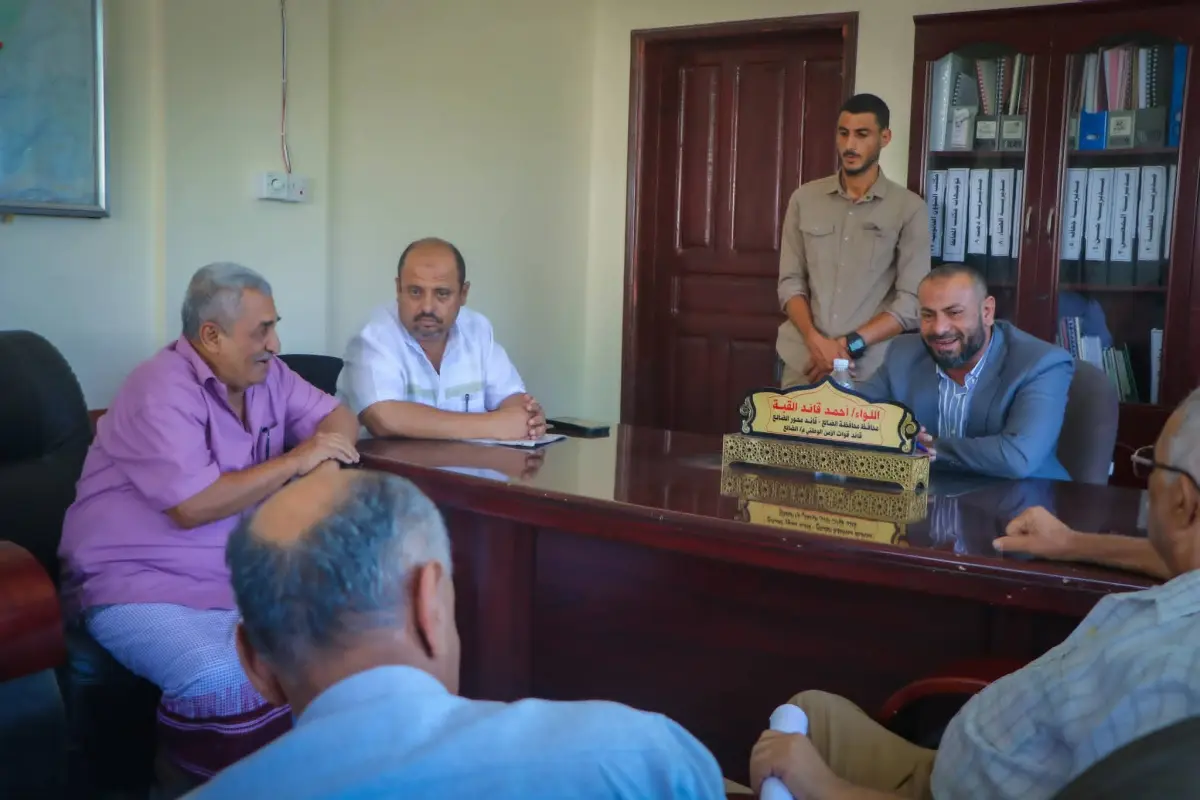 محافظ الضالع يستعرض عدداً من الملفات الخدمية مع مديري المكاتب التنفيذية