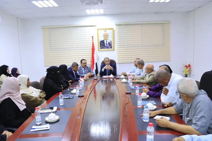 وزير الصناعة والتجارة يؤكد أهمية الانضباط الوظيفي...