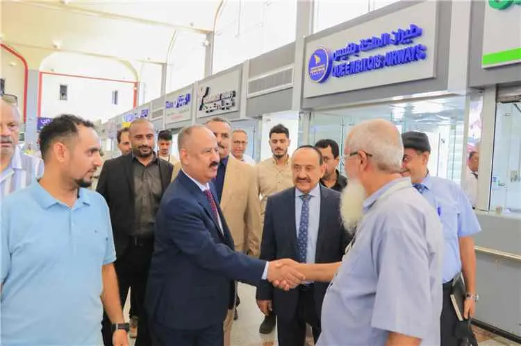وزير النقل يتفقد مستوى الانضباط الوظيفي بديوان الوزارة والمؤسسات التابعة لها عقب إجازة عيد الأضحى المبارك