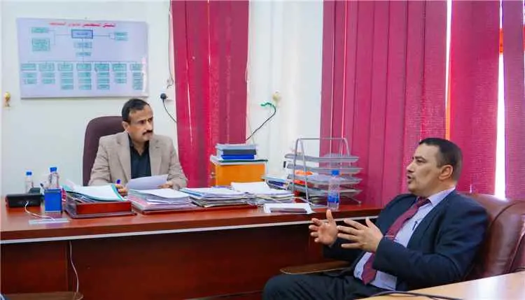 محافظ شبوة يبحث مع هيئة استكشاف النفط خارطة الحقول...