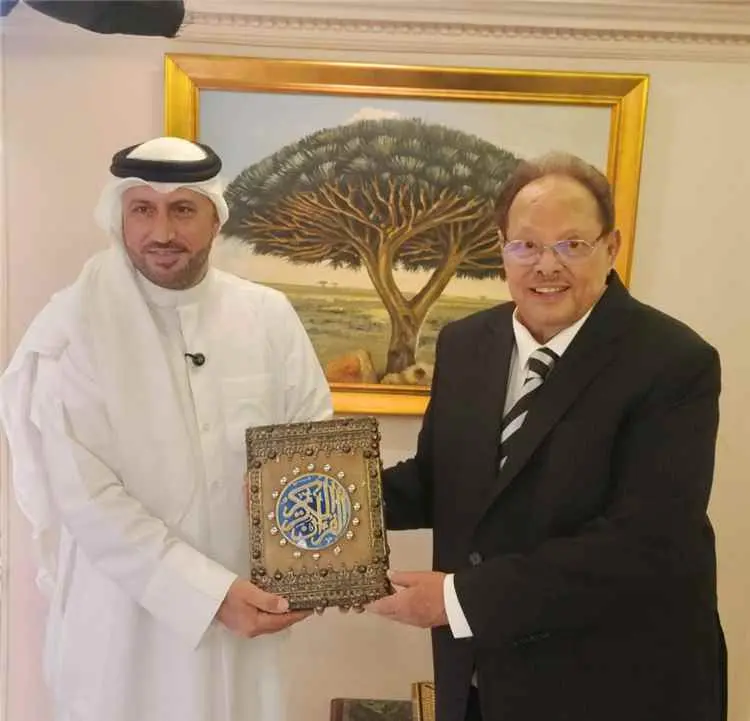 الرئيس علي ناصر محمد يبحث تطورات اليمن والمنطقة في...