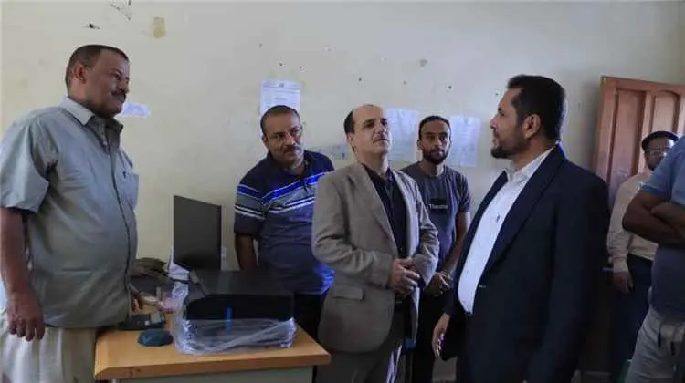وكيل محافظة عدن لقطاع المشاريع يتفقد مستوى الانضبا...