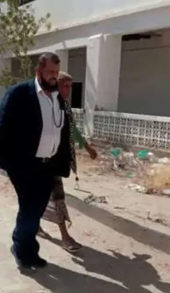 فضيحة نظافة في أبين.. ما الذي رآه المسؤول داخل الم...