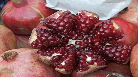 فاكهة تدعم الوظائف الإدراكية وتخفض ضغط الدم لدى كب...
