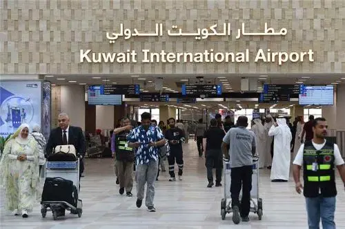 هجمات إيرانية تستهداف مطار الكويت والسلطات تفعّل خ...