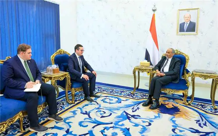 عضو مجلس القيادة محمود الصبيحي يستقبل في عدن السفي...