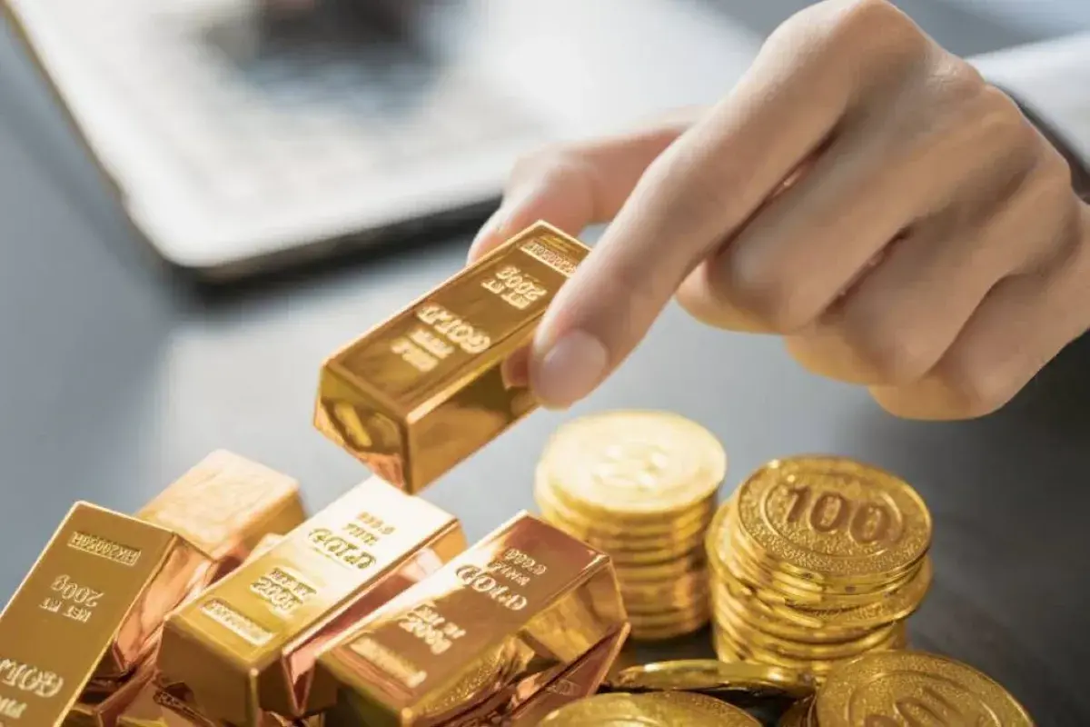 الذهب يتراجع وسط ضغوط الدولار والتضخم وترقب بيانات...