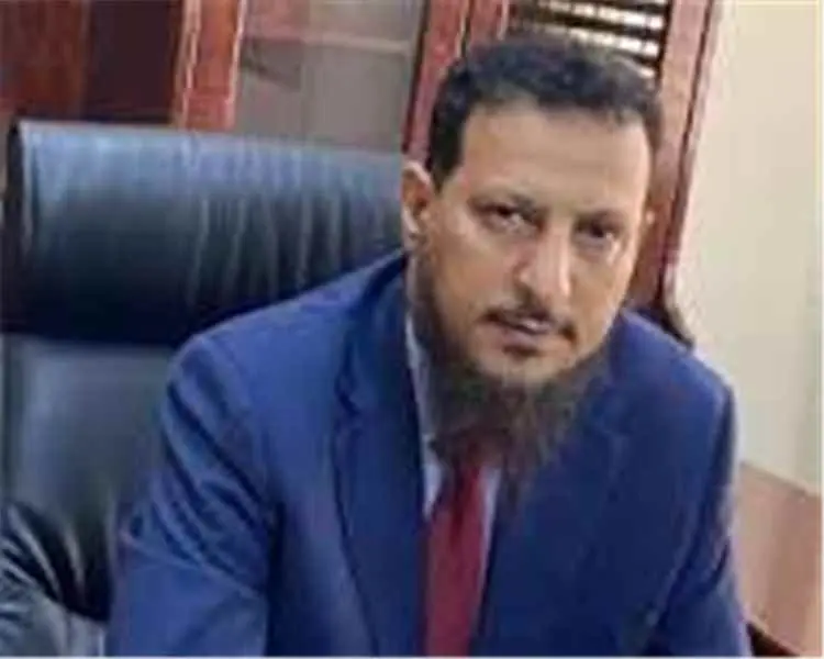 محافظ عدن يحدد أسباب انهيار الكهرباء ويضع الحلول ع...