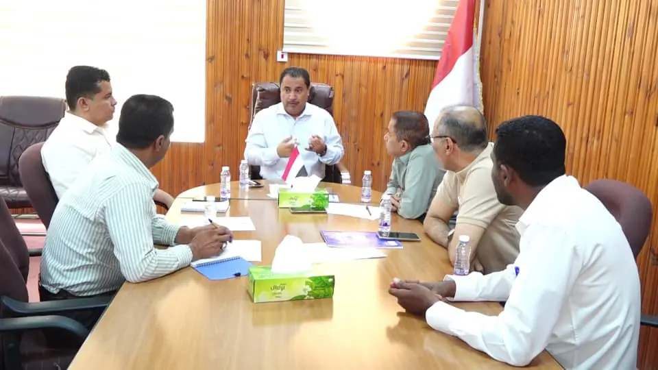 اجتماع بسيئون يناقش الدراسة الفنية لمشروع ممشى شار...