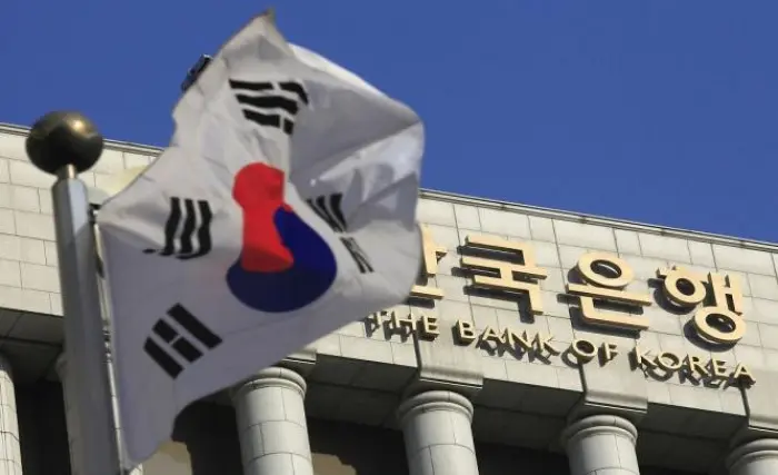 المركزي الكوري يثبت الفائدة عند 2.5% ويرفع توقعات...