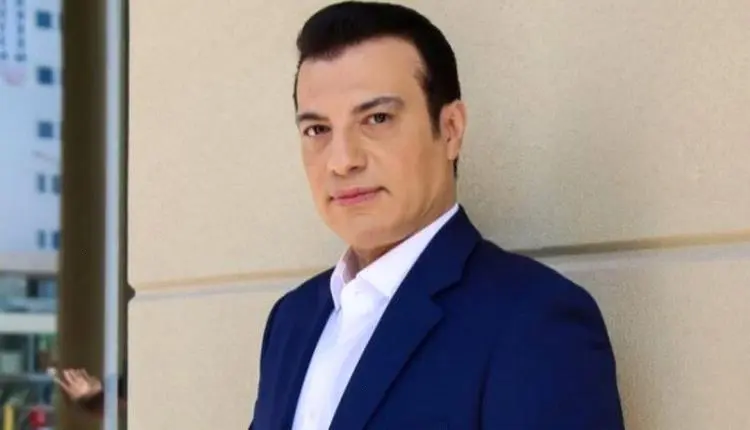 من كاليفورنيا.. إيهاب توفيق يحتفل بتخرج نجليه التو...