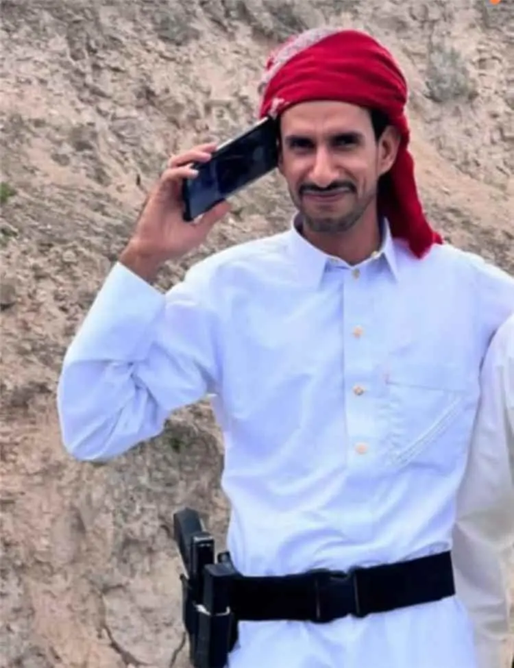 الشيخ محمد صالح باداس يهنئ الحسيني والخرماء بنيلهم...