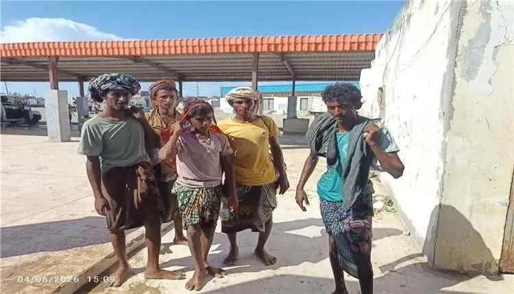 62 صياد يمني يعودون إلى الحديدة بلا قوارب ولا مصدر...