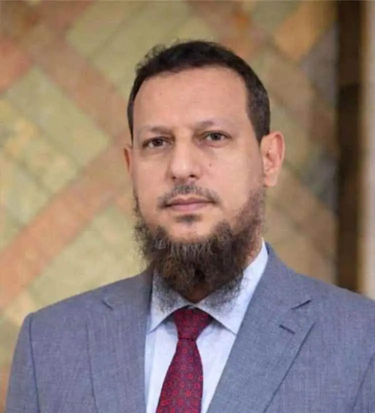 محافظ عدن يطلع على آخر الاستعدادات لانطلاق الاختبا...