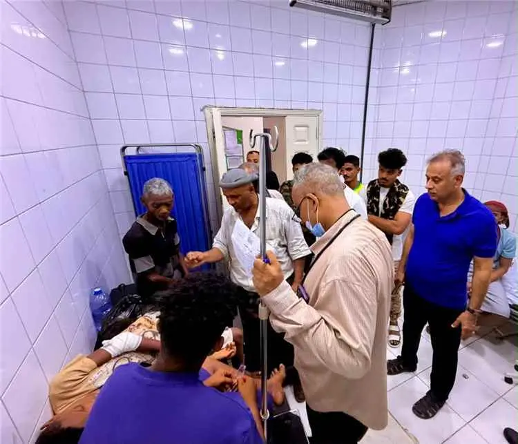 الجاوي يزور الطفل المصاب في اشتباك قوة أمنية واحد...