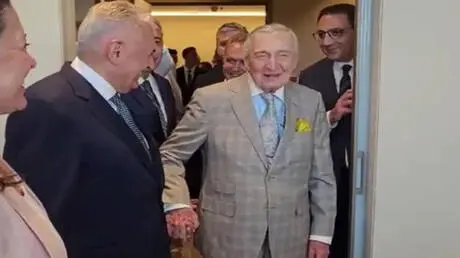 الرئيس الفخري لأكبر تكتل شركات في تركيا يثير غضبا...