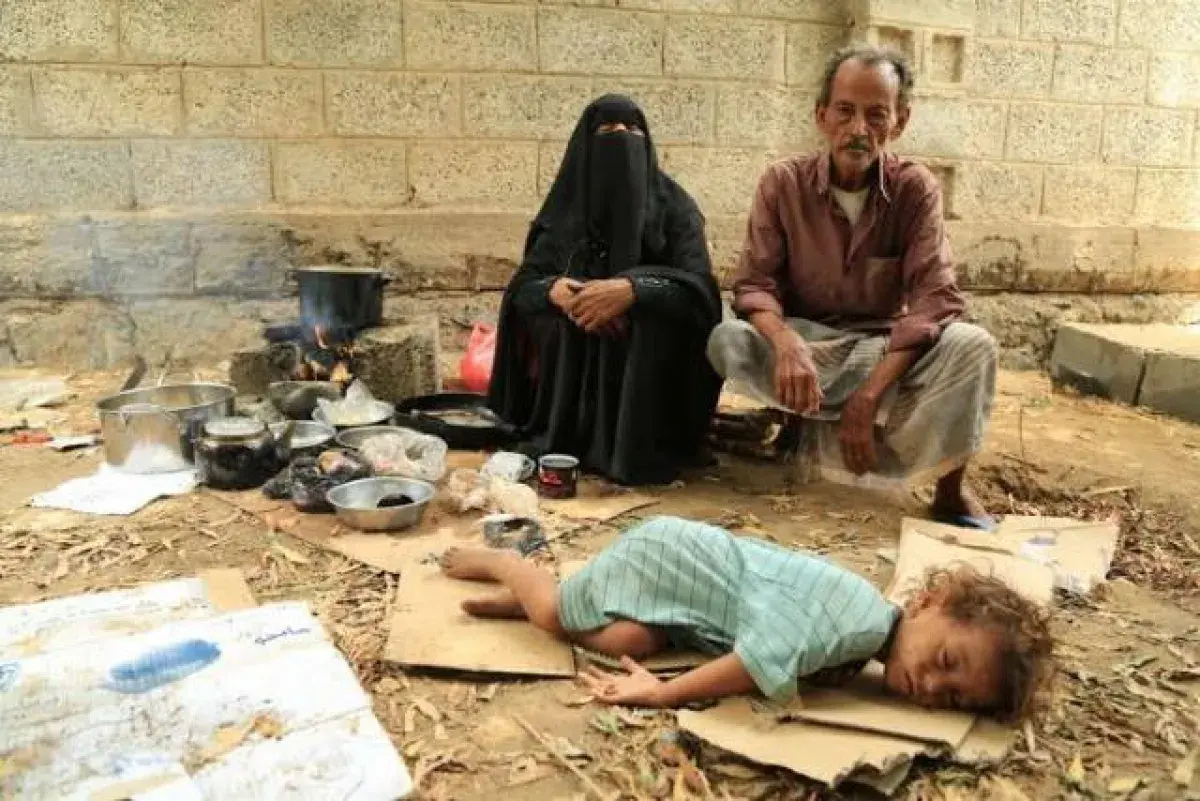 مواطنو الحديدة يؤكدون ..  نحن نختنق  بين لهيب المع...