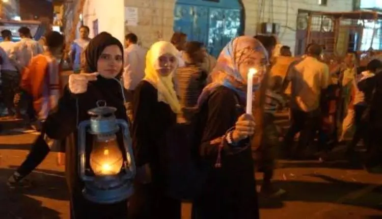 انقطاعات الكهرباء تضاعف معاناة أهالي عدن وتربك است...
