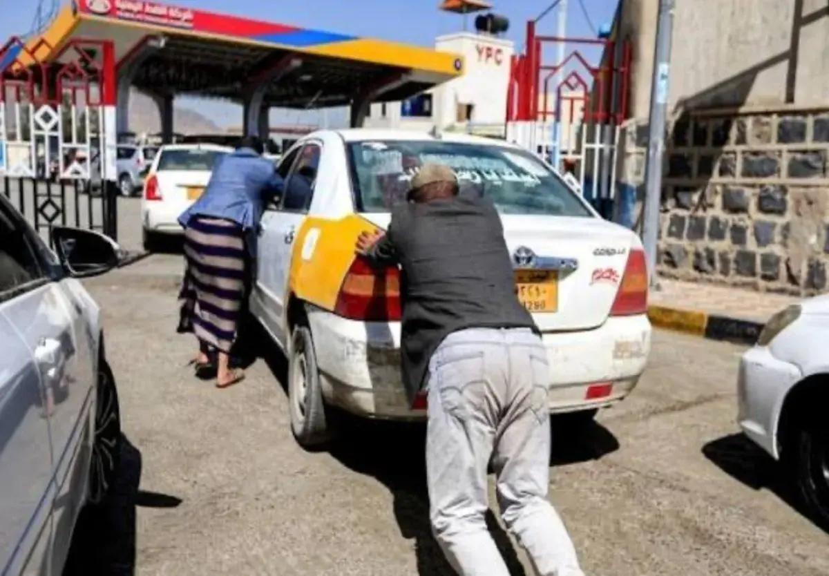 مليشيا الحوثي تعترف بالوقود المغشوش وتضع شروطًا تع...