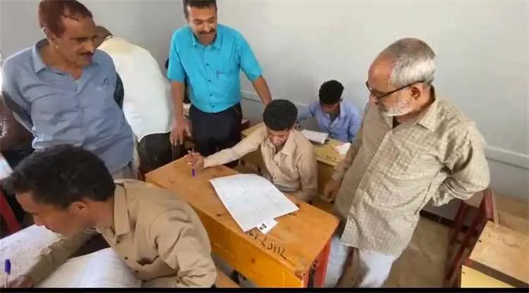 مدير عام مديرية جحاف يدشن الامتحانات النهائية للمر...