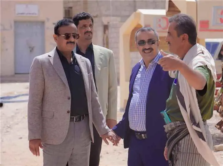 محافظ شبوة يدشن مشروع إنشاء ثلاث قاعات دراسية جديد...