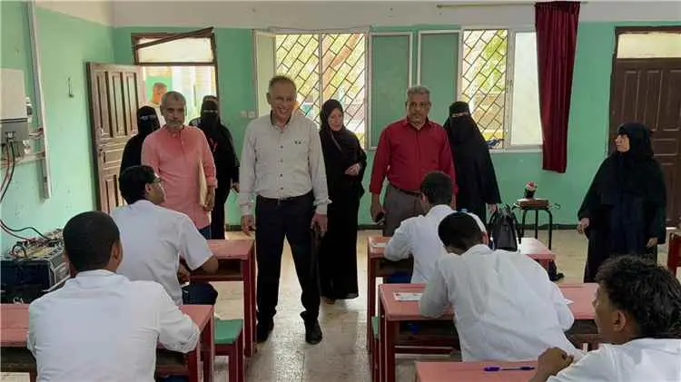 الجاوي يتفقد مراكز الامتحانات الوزارية للعام الدرا...