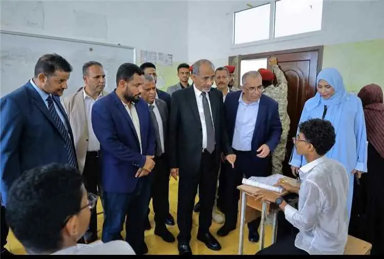بين العرق والأحلام ماذا يحتاج طالب الثانوية؟ زيارة رسمية أم اهتمام حقيقي؟