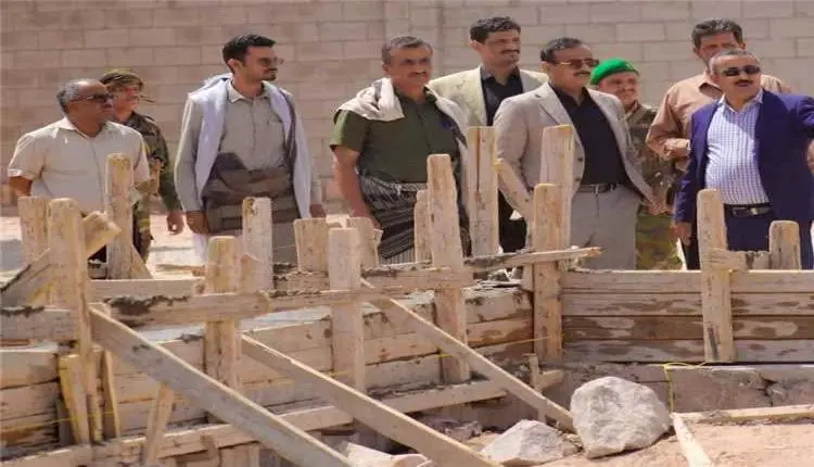 ابن الوزير يدشن بناء 3 قاعات بكلية المجتمع ويوقع ع...