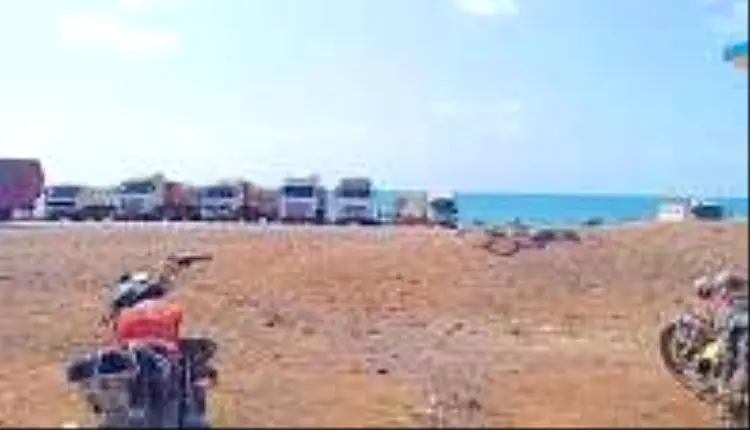 قرار بإغلاق منفذ رأس العارة البحري.. وقف الاستيراد...