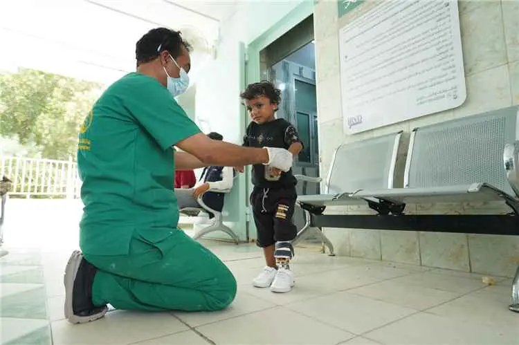 مركز الأطراف الصناعية بعدن يقدم أكثر من 8 آلاف خدم...